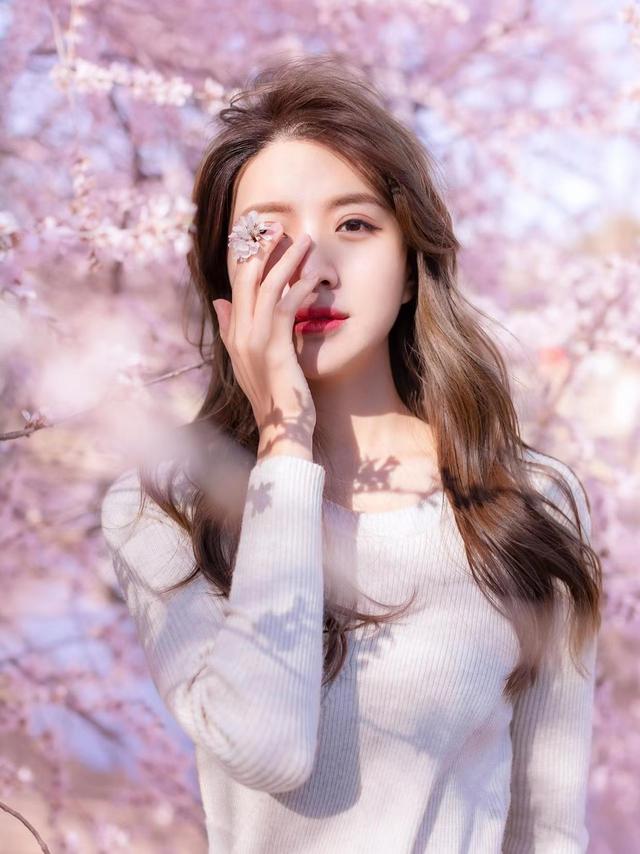 如何使手势美观，如何让手指更加美丽美容（教你拍照手放怎么放好看）