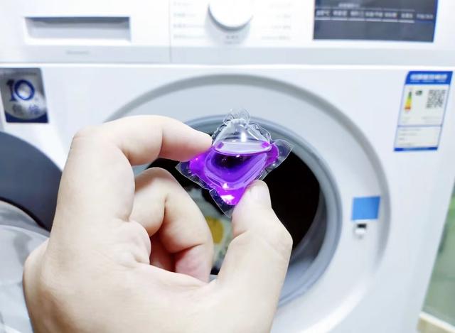 柔顺剂和洗衣液的区别，柔顺剂当成洗衣液了怎么办（洗衣凝珠是不是“智商税”）
