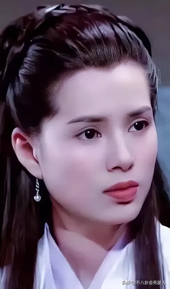 眼睛亮的人有灵气，眼睛有灵性的女人（却“败”在眼皮的明星）