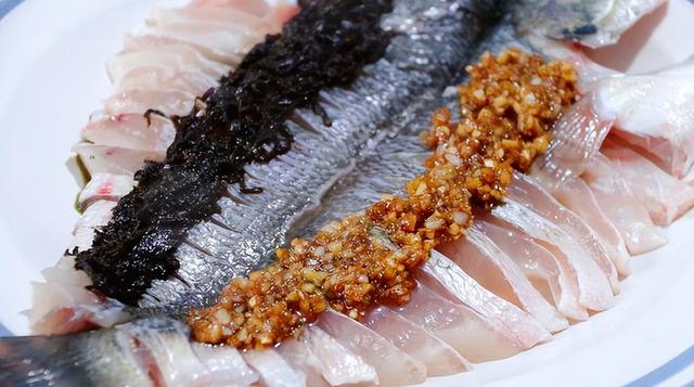 烤鱼用什么鱼最好，什么鱼做烤鱼好吃（错过了就要等一年）