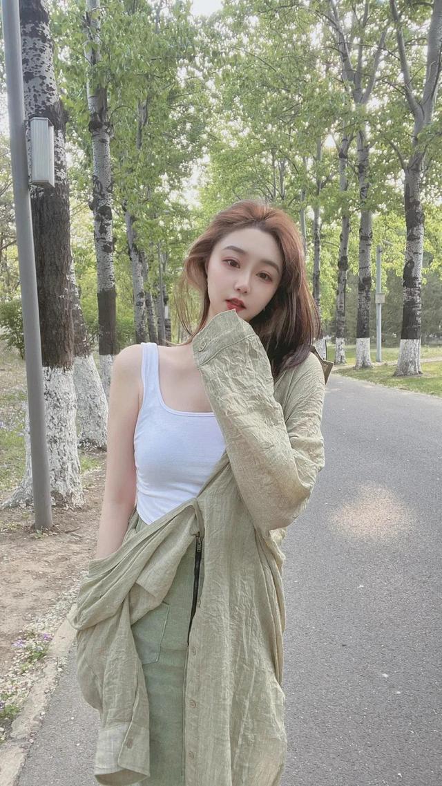 女人不舍得扔衣服会越来越穷，衣服3—5年必须扔掉（女人把一辈子赌注押在婚姻上）