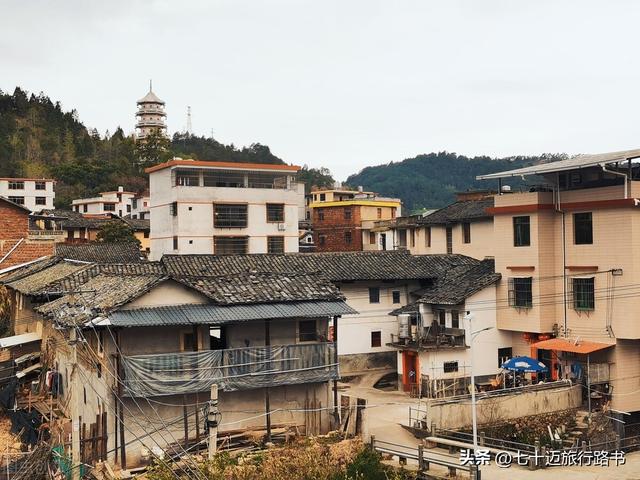 永定土楼和南靖土楼哪个好，南靖土楼和永定土楼有什么不一样（一张图看懂福建土楼怎么玩~附懒人旅行路书）