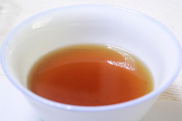 喝温水和喝冷水的区别，喝热水和冷水的区别（国人常喝热水却胃病高发）