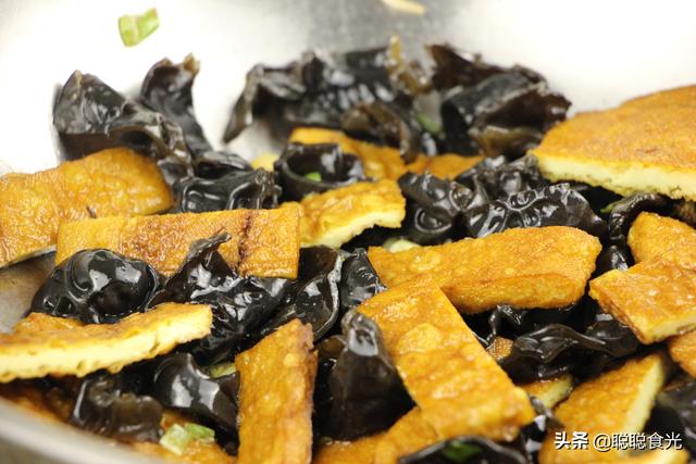 干香菇有保质期吗，干香菇一般要泡多久才能食用（建议家中常备这几种菜）