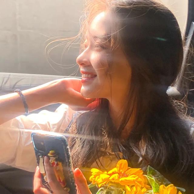 枯燥难过的头像微信，枯燥难过的头像（臭宝，该换微信头像啦）