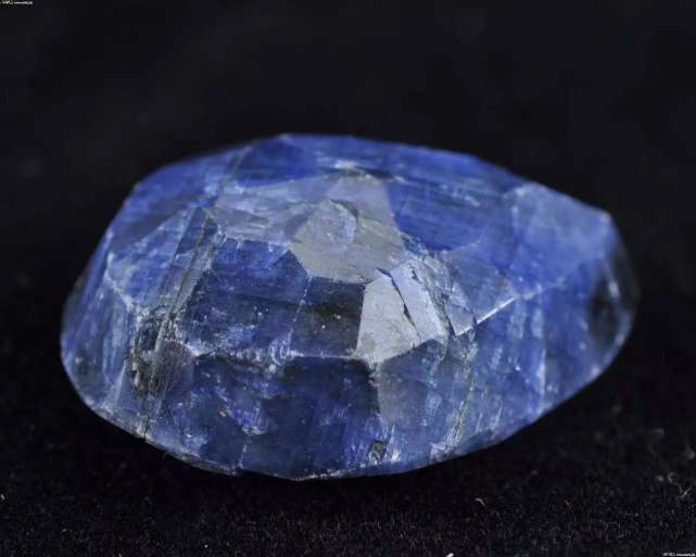 换个蓝宝石镜面多少钱(到底哪种材质的手表镜面比较好) - 价格百科