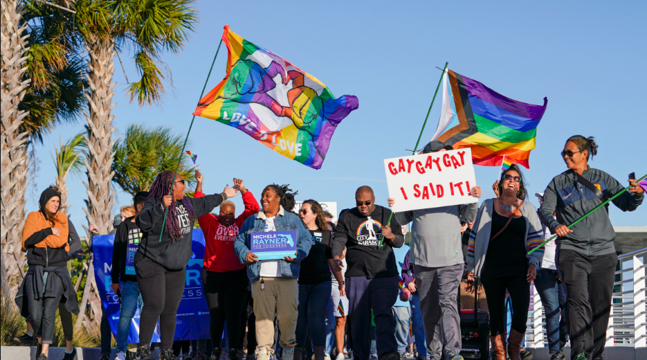 美国迪士尼乐园，美国迪士尼乐园有多好玩（最初是为了建成一座“法西斯的乌托邦”）