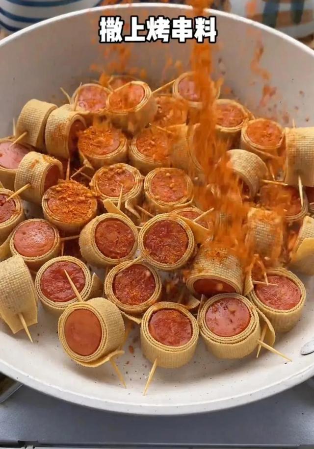 火腿卷的做法 火腿卷怎么做，火腿卷的做法（超火的火腿豆皮卷做法原来这么简单）