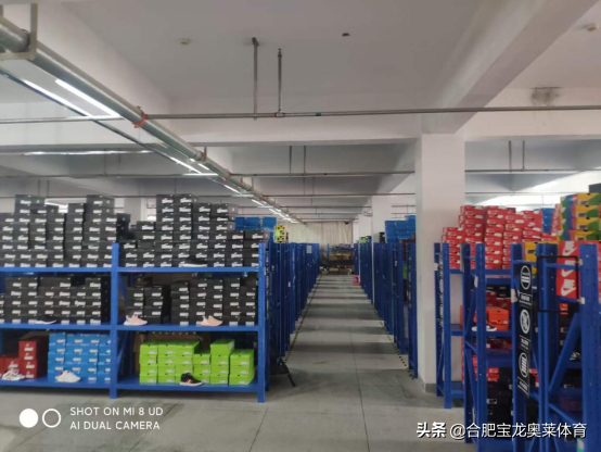耐克折扣店怎么加盟，耐克换季优惠店怎样加盟（耐克阿迪达斯折扣店加盟）