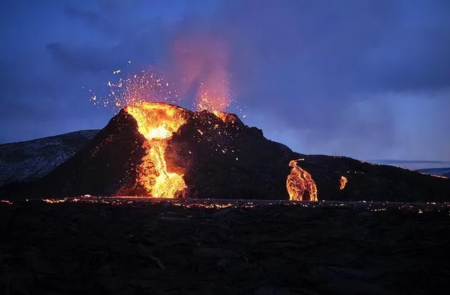 意大利被活火山掩埋的是哪个城市，意大利被活火山埋葬的城市是哪一座（2000年后给出了答案）