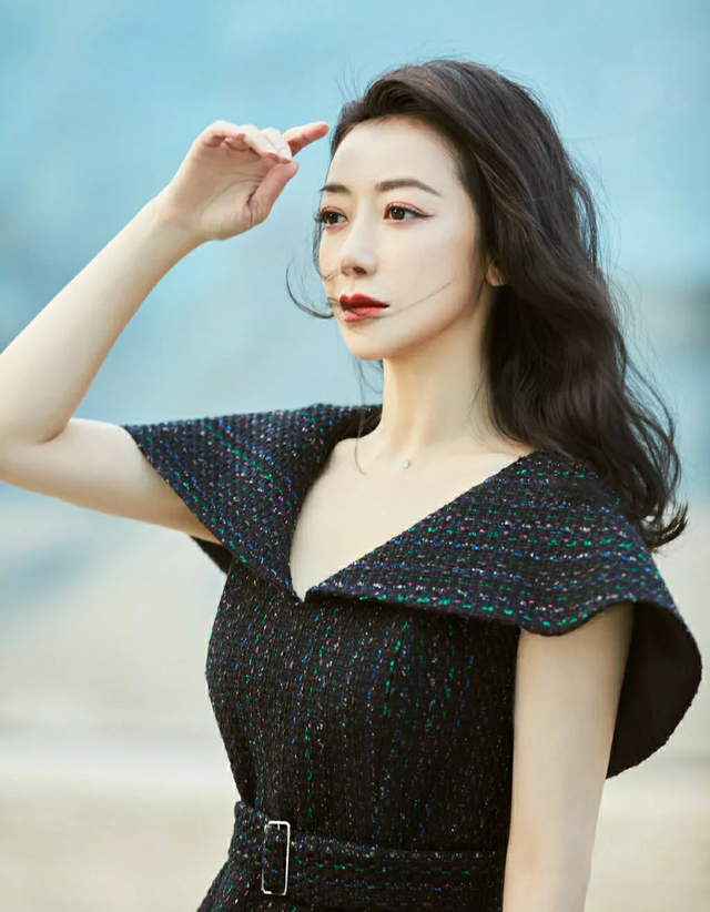 重庆有哪些明星，重庆老牌男明星有哪些（这5位女星个个貌美如花）