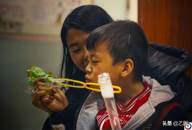 胎儿缺氧的表现与症状，孕妇缺氧的表现与症状图片（医生看到羊水意识到不妙）