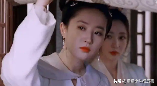 刘亦菲继父，刘亦菲继父命理分析及预测（幸运的刘亦菲：出道就演女主）