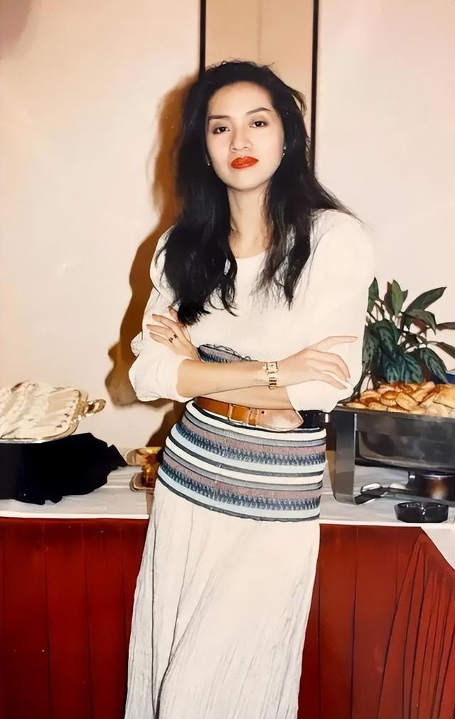 梅艳芳什么原因怎么走的，梅艳芳怎么去世的（陈慧娴与梅艳芳争霸失败）