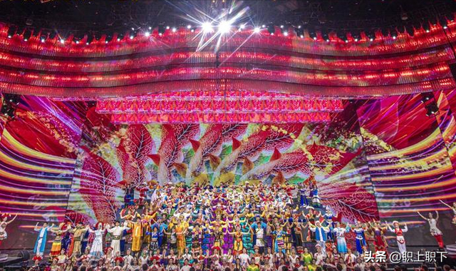 西单女孩上春晚，西单女孩哪年火的（85后农村人岳云鹏六次登上春晚）