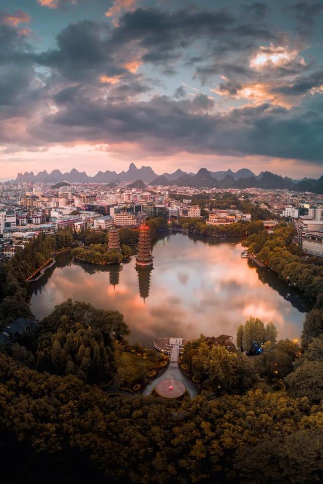 广西有哪些景点值得去，广西有哪些景点值得去看（快把广西这些游玩不累、老少皆宜的山湖美景安排上~）