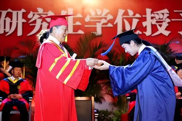临床医学专硕好考吗，临床医学学硕专硕哪个好考些（考研后“身价”翻倍的4个专业）