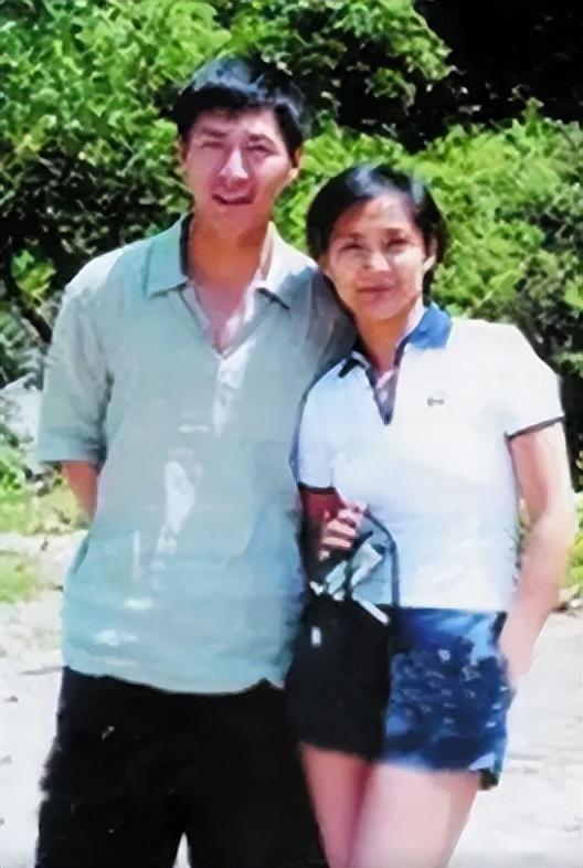 著名演员李婷，去世10年后，前夫带女儿再婚，弟弟的做法让人心寒