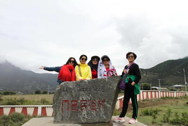 有什么成语描写赞美拉萨的天空，形容拉萨的天空的词语（天上西藏大美于行）