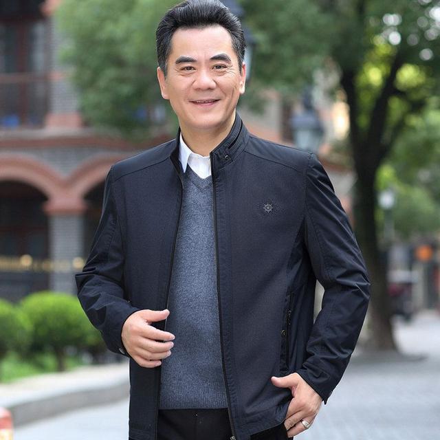 七匹狼官方旗舰店男装，七匹狼长袖衬衫男夏装（穿什么牌子的衣服更得体）