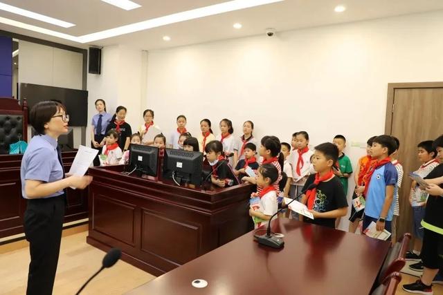 教师体罚学生有什么后果，教师体罚对学生的影响（6年侵害15名未成年女学生）