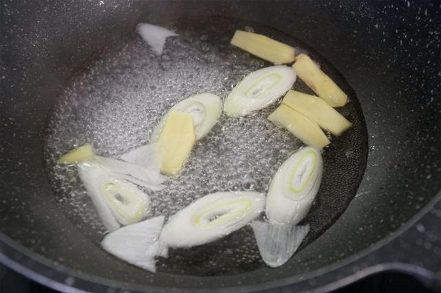 白虾怎么做好吃，冻南美白虾怎么做好吃（船老大教你做法）