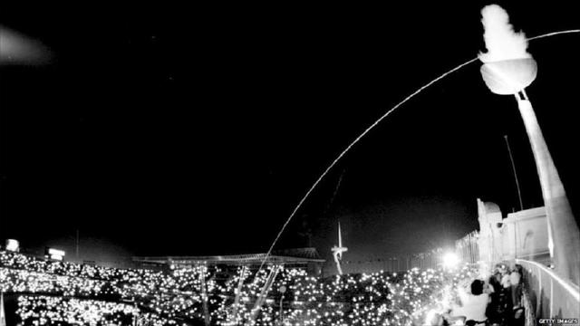 伦敦奥运会点火，奥运会开幕式主火炬怎么点着（最震撼也最具争议的那一箭）