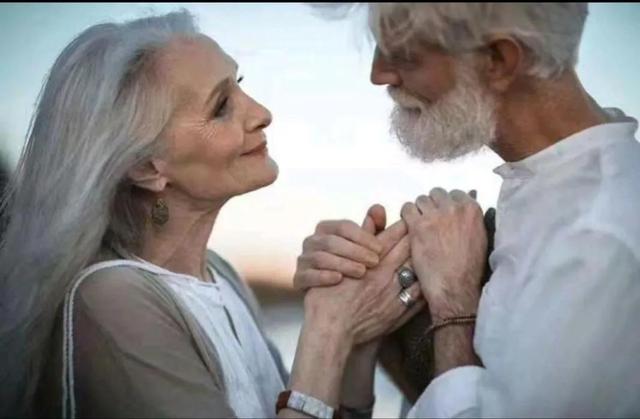 贺新婚祝词，贺新婚祝词四字（结婚时的美好祝词…相濡以沫）