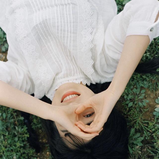 拍人像怎么构图，拍人像构图比例（避免户外人像拍摄失误）