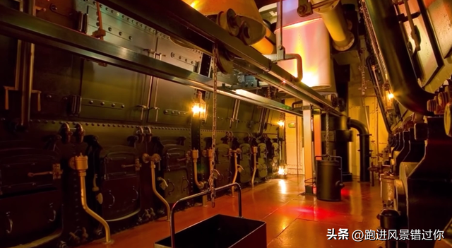 阿姆斯特朗大炮，阿姆斯特朗炮（一艘永不沉没的铁甲战船）