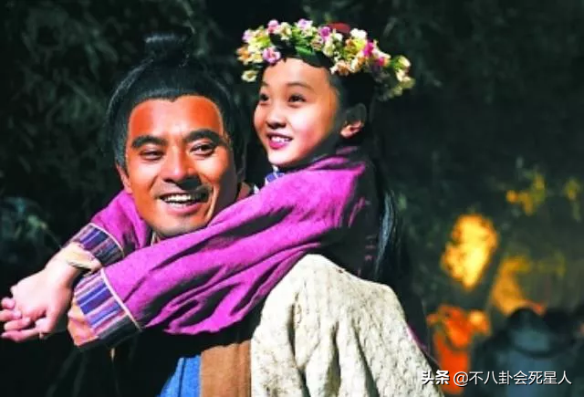 人前风光无限，人后被亲妈当成“提款机”，这5位童星满是辛酸泪