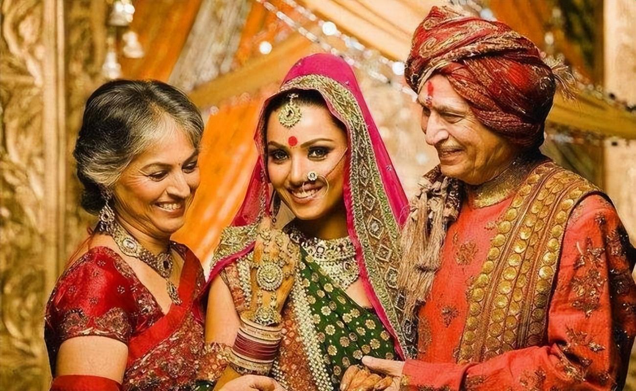 摩奴法典（印度）