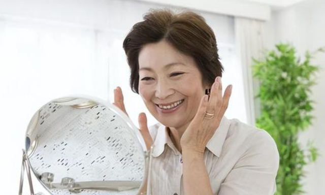 肥水不流别人田，所谓肥水不流外人田什么意思（65岁大妈：肥水不流外人田）