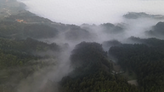 几年前去过的香炉山，不知道那景区是否修缮完成了