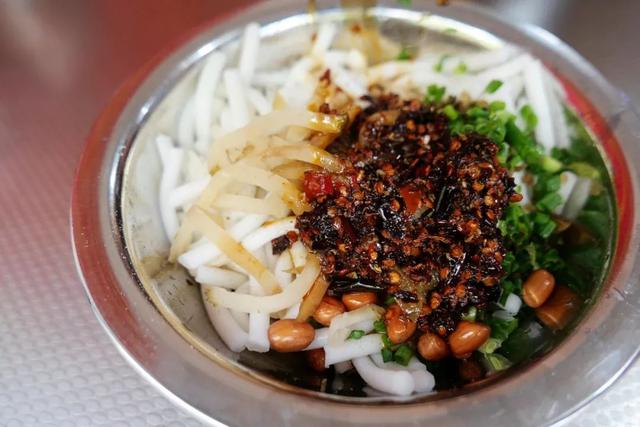 贵阳有什么好吃的，贵阳十大好吃的菜（入夏必去的美食之都）