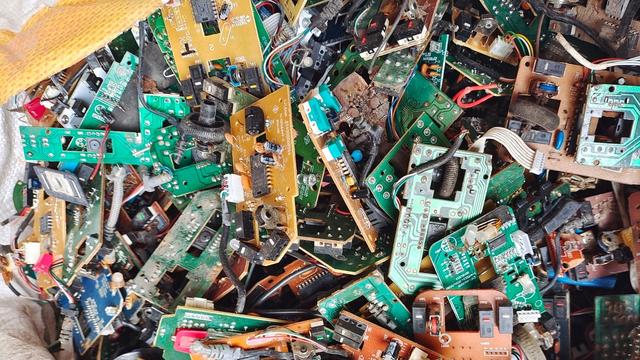 适合投资的小本生意，小本投资什么生意（1年能挣10多万）