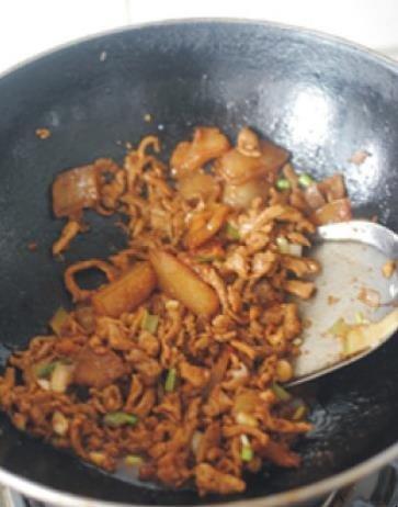 正宗家常肉丝面的做法，肉丝面的做法是什么