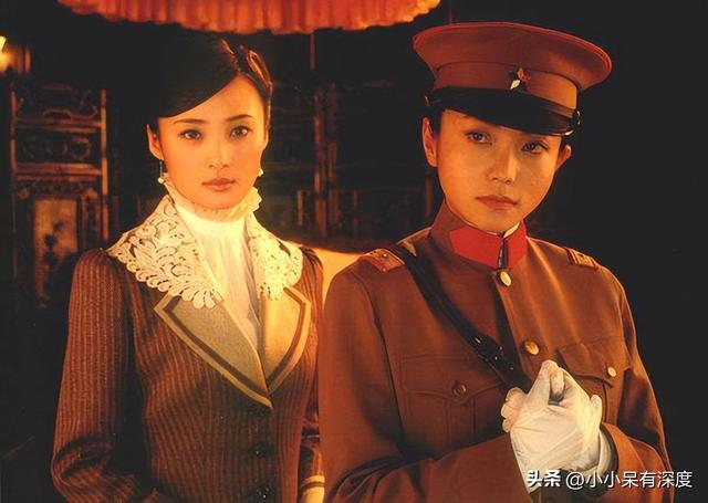 雾柳镇演员表介绍，雾柳镇的大红谁演的（《情深深雨濛濛》中的女三）