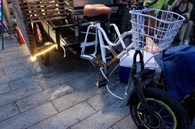 一句话霸气欢迎词，一句话欢迎词口号（三色路啊，就是不夜城）