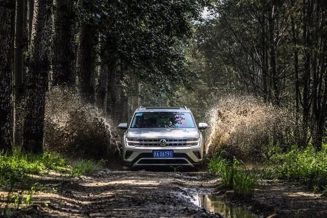 途昂油耗多少钱一公里，途昂每公里油耗多少钱（数字化升级的全新途昂）