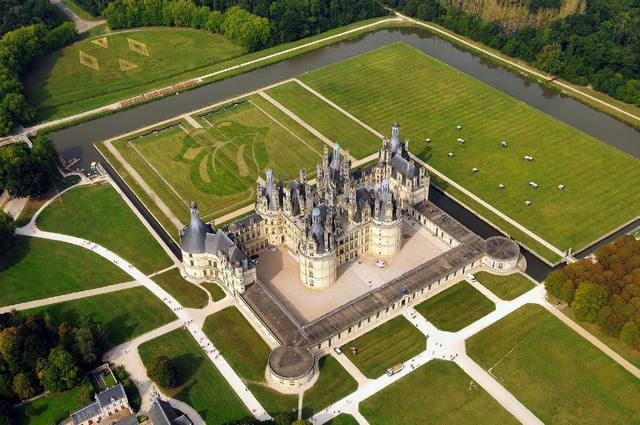 介绍法式宫殿城堡，法国文艺复兴时期最雄伟的城堡