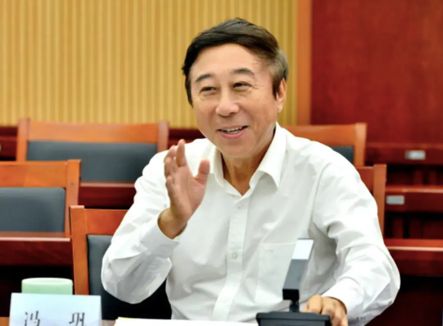 冯巩昔日两任搭档，当年的搭档牛群已消失匿迹