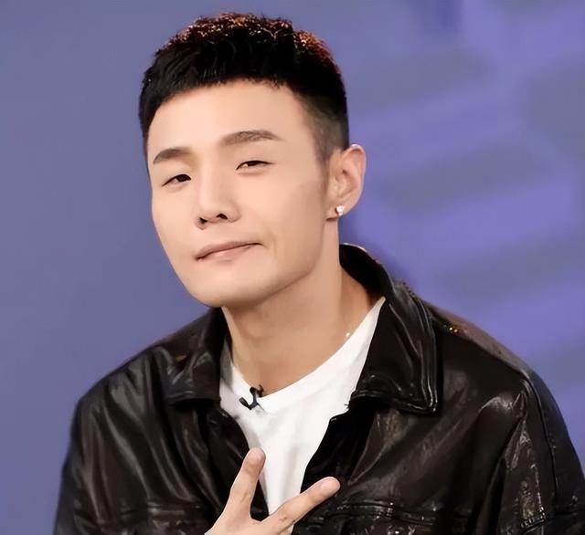 那英个人资料简介，那英个人资料简介及（内地歌坛的“半壁江山”）