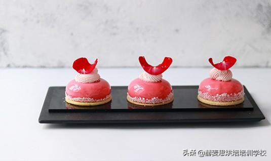 烘焙培训都有什么课程，烘焙课做什么（杭州西点培训班课程一般学些啥）