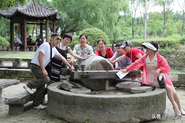 同学聚会说说幽默短句，同学聚会搞笑短句（快乐时光总是那么美好）