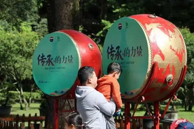 成都市青城山都江堰旅游景区，这个五一青城山-都江堰景区超火爆