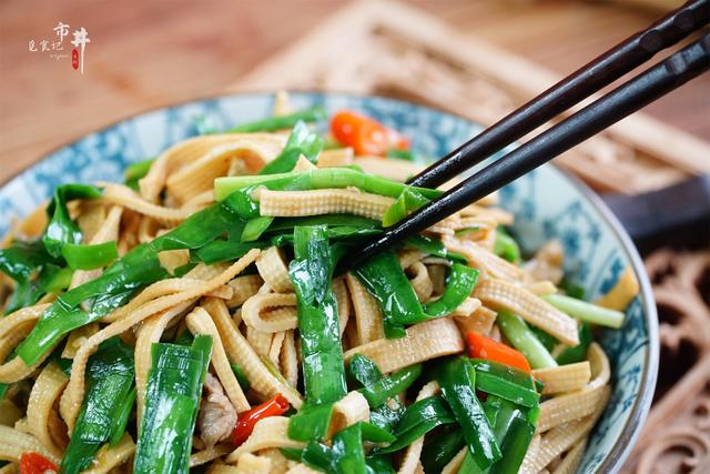 韭菜炒千张丝怎么炒，韭菜炒千张怎样炒好吃（很多人还不知道做法）