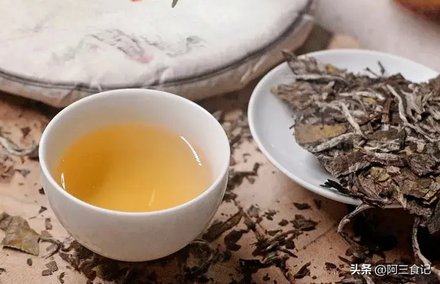 秋天喝什么茶好，秋天喝什么茶（这3款茶名列前茅）