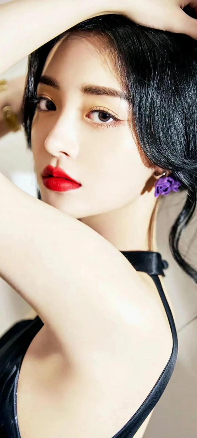 孤独伤感系的文字图片 要明白 孤独才是生活的常态，孤独的图片女生 伤感（品味孤独，孤独也是一种美）