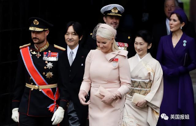 英国现任国王是谁，英国新任国王查尔斯简介（“70年太子”终于加冕成英国国王）